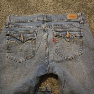 Low rise, flare levi jeans